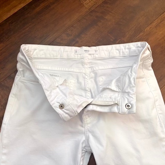 MNG by Mango White Ankle Jeans with Snap Button Trim - Size 4 (EUC) - Picture 6 of 7